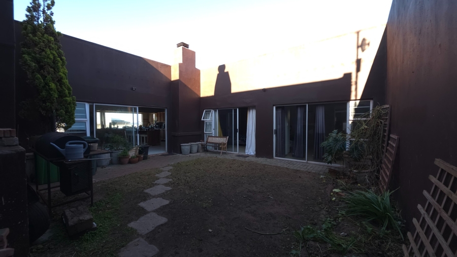 6 Bedroom Property for Sale in Bluewater Bay Western Cape